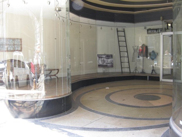 Kessler's storefront - quite impressive! Note the matching floor and ceiling swirl and curved glass windows